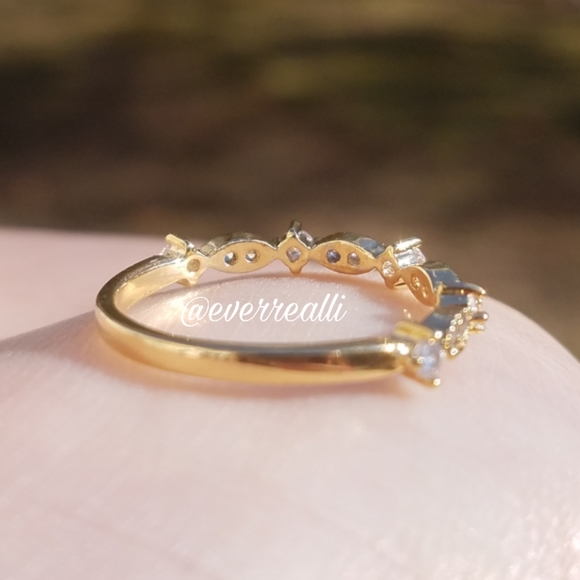 NEW Dainty Yellow Gold Milgrain Band Ring - Picture 5 of 5